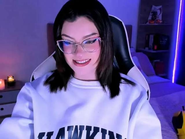 Offline OphelianaRose on BongaCams