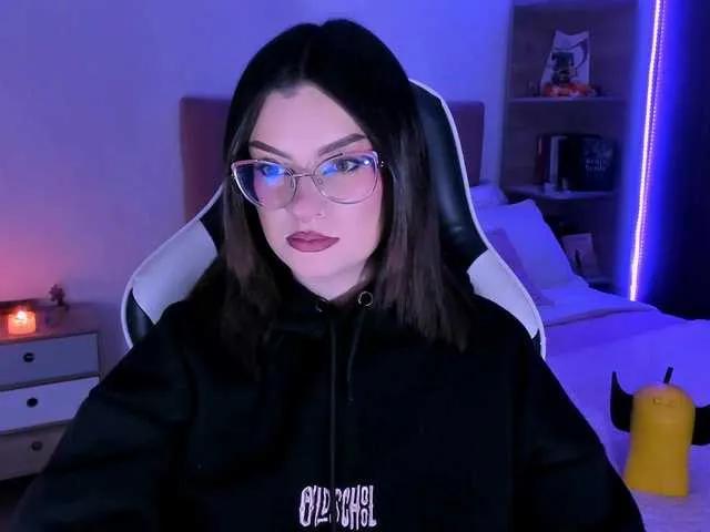 Offline OphelianaRose on BongaCams