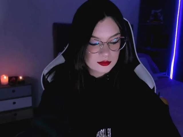 Offline OphelianaRose on BongaCams