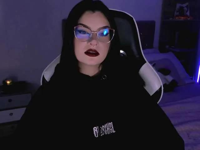 Offline OphelianaRose on BongaCams