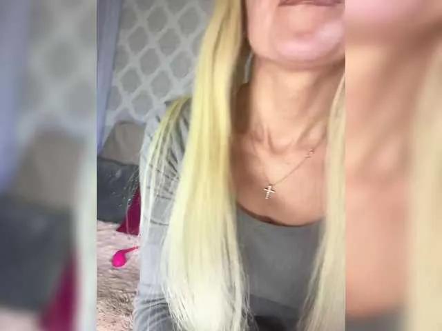 Offline PATRICIA777 on BongaCams