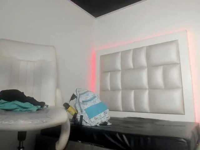 Offline peyton-wat on BongaCams