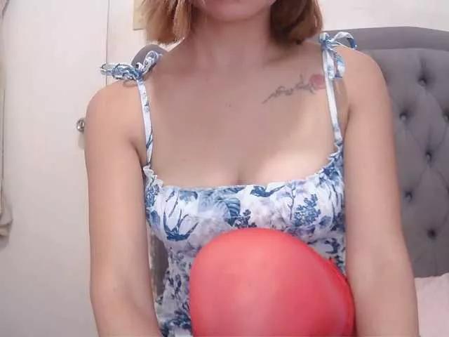 Offline pornadrianna on BongaCams