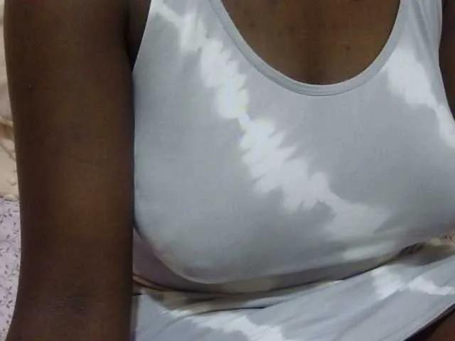 Offline pretty-lioness on BongaCams