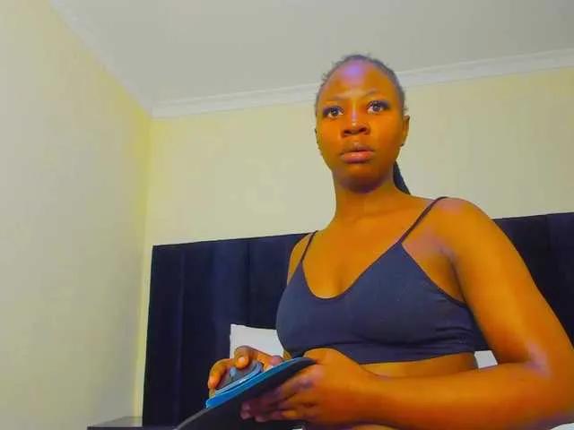 Pretty-Queen on BongaCams