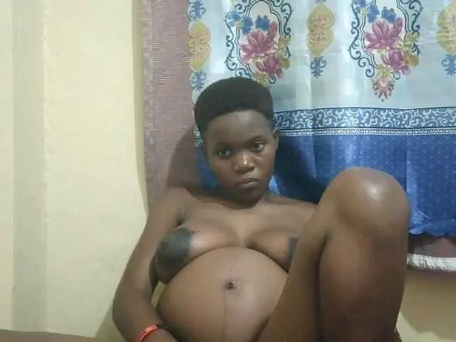 Freechat PrettyBelly on BongaCams