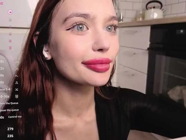 Offline PrettyLilie on BongaCams