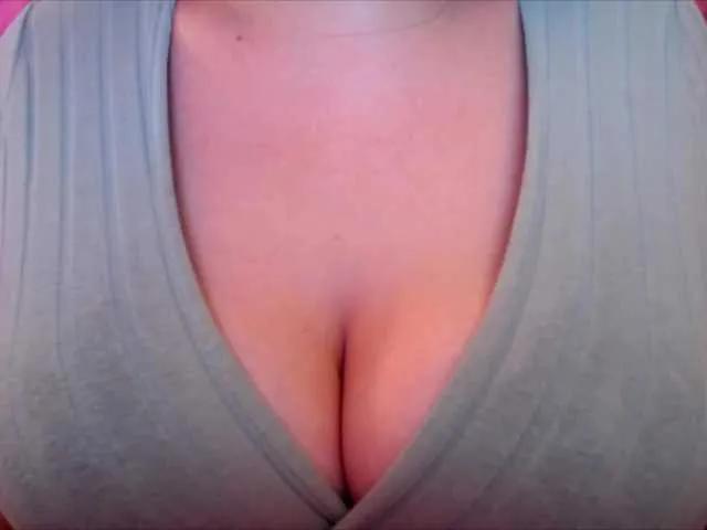 Offline PrincessXOXO on BongaCams