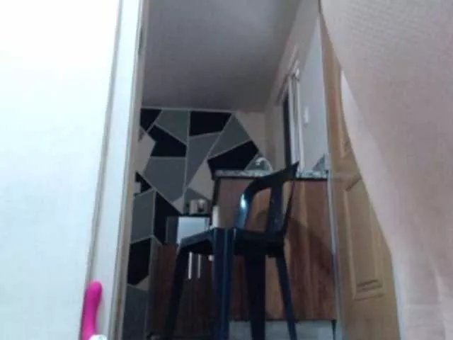 Offline pussylips08 on BongaCams