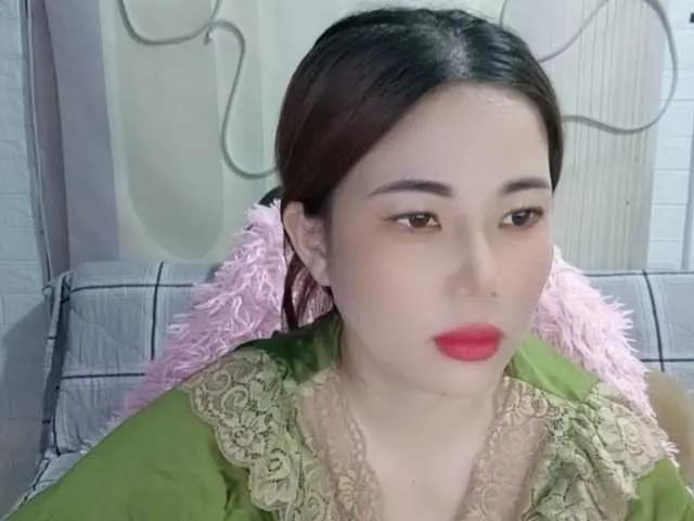 Offline Queendy on BongaCams