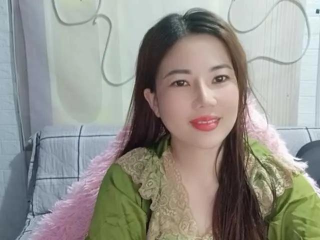 Offline Queendy on BongaCams