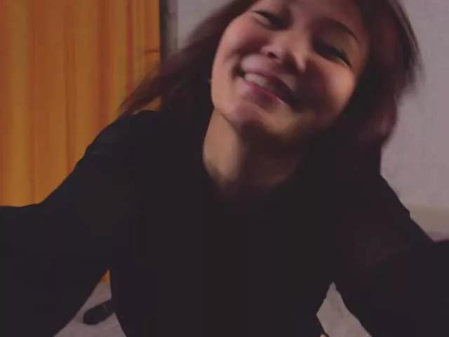 Offline RenaWong on BongaCams