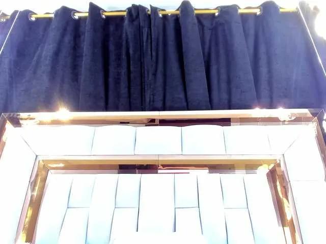 Freechat RileySweet on BongaCams