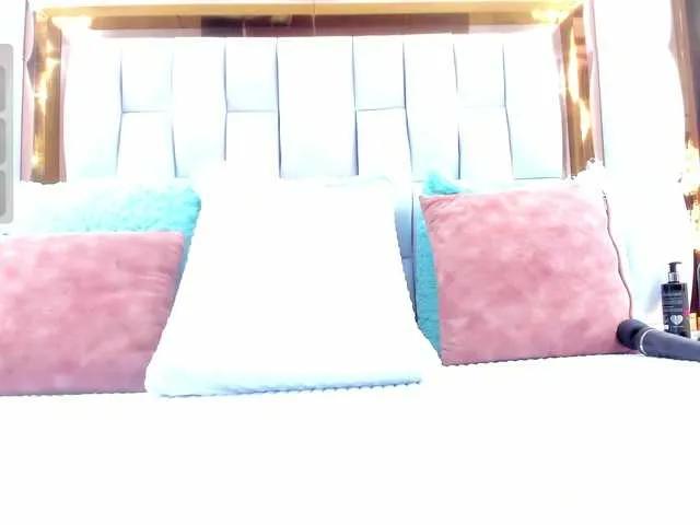 Freechat RileySweet on BongaCams