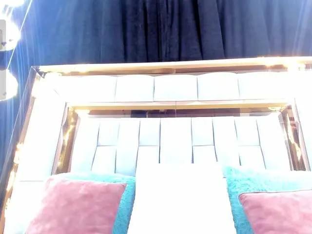 Freechat RileySweet on BongaCams