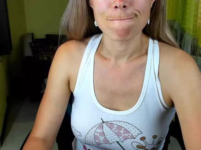 Freechat rocsi79 on BongaCams