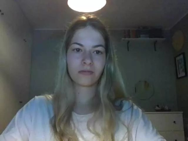 Offline RosieJune on BongaCams