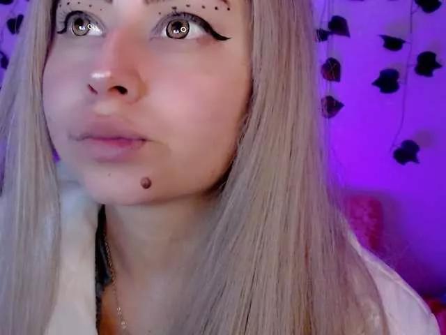 Offline Sabrinaolsons on BongaCams