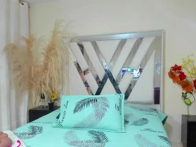 Offline samantha-dimou on BongaCams