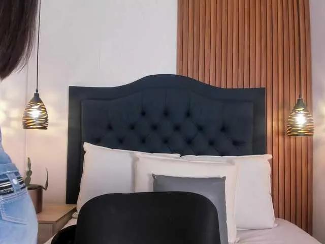 Freechat Sara-stone on BongaCams