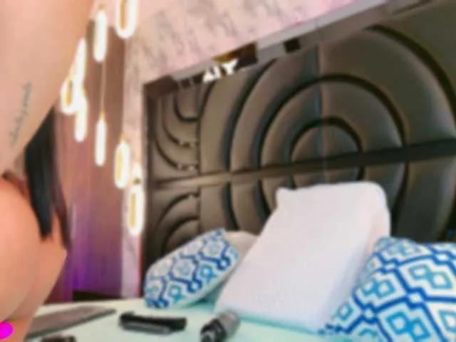 Offline SarahGrey on BongaCams