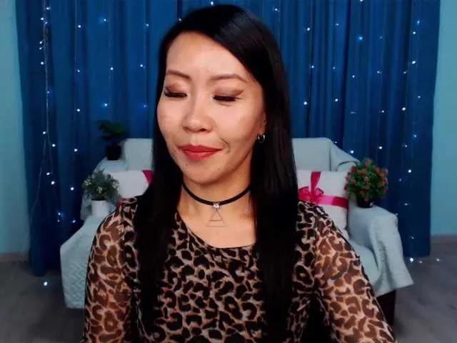 Offline Sarahsexygirl on BongaCams