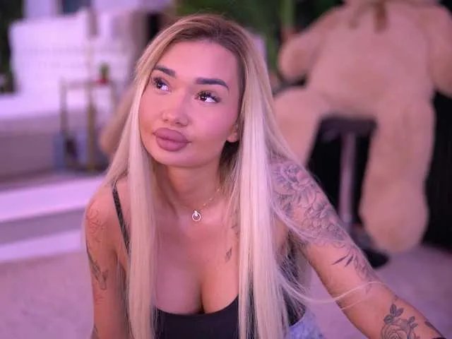 Offline SashaFerrera on BongaCams