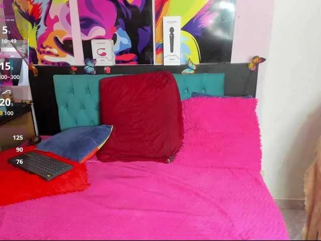 Offline scarlett40 on BongaCams