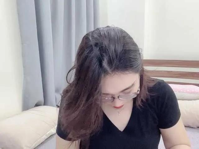 Selena295 on BongaCams 