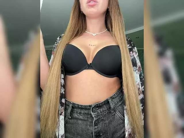 Offline Shaima on BongaCams