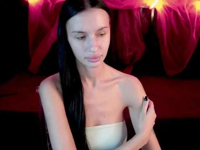 Freechat SnowWhiteee on BongaCams