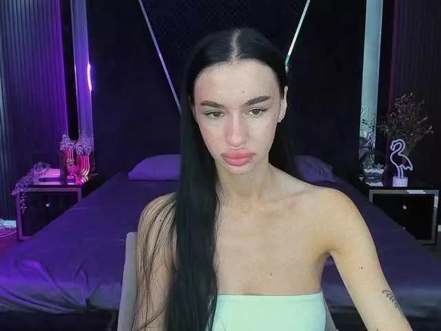 Freechat SnowWhiteee on BongaCams