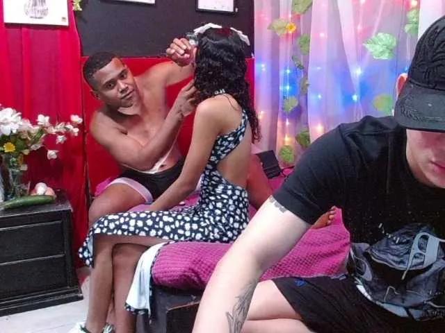 SSEXYYBITCHH — We like to fuck in public bathrooms and suck strangers' big cocks. we like to suck in the gym while we do exercises