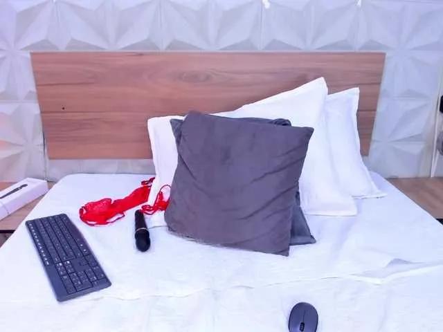 Offline StaceyWhite on BongaCams