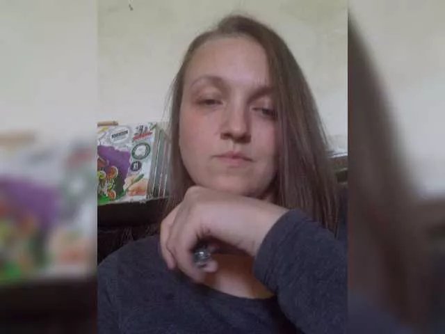 Offline StrawberryRi on BongaCams