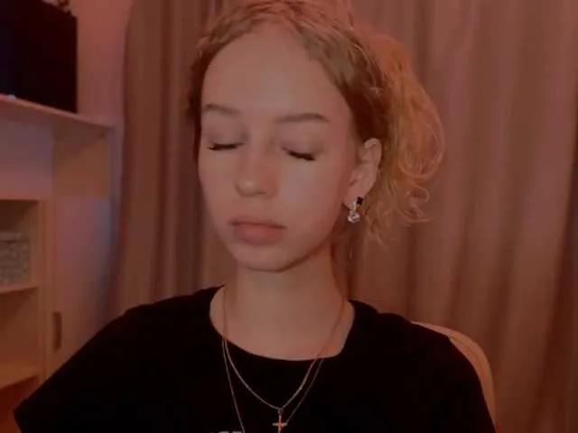 SweetyWhisper — Freechat on BongaCams