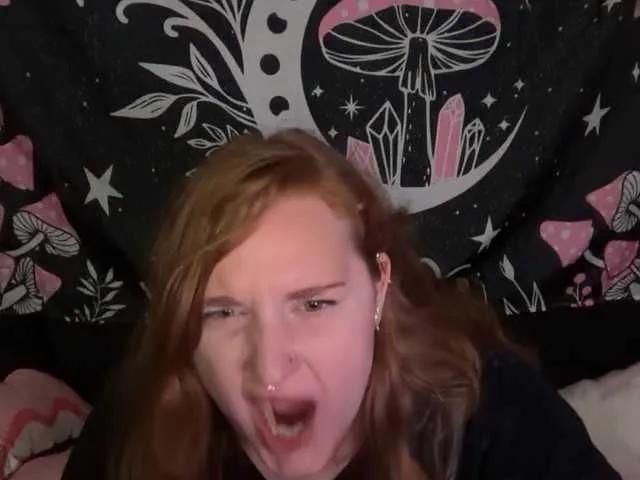 Offline thickgingergoddess on BongaCams