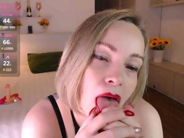 Offline Tilly-Eliot on BongaCams