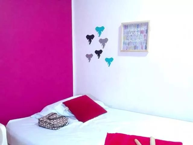 Offline tiny-whore on BongaCams