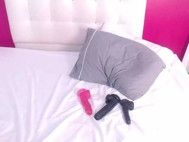 Offline tiny-whore on BongaCams