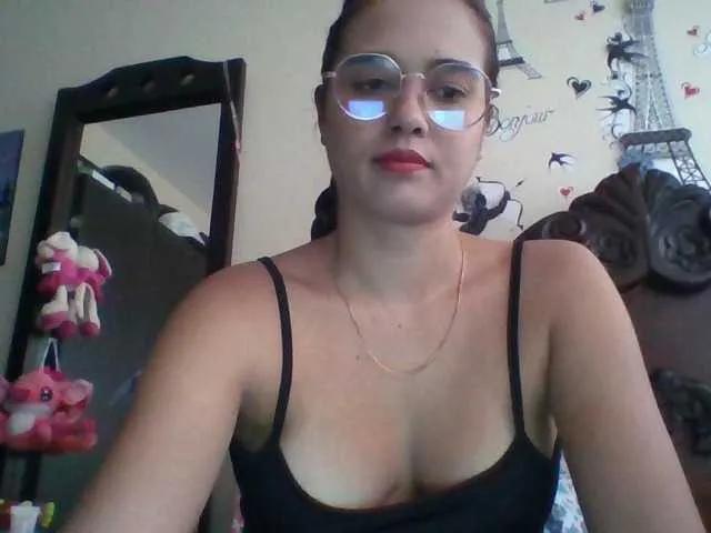 Offline trianabell on BongaCams