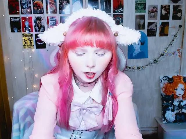 Offline Usagi-Blush on BongaCams