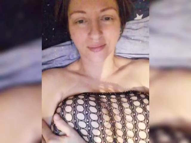 Offline Viktoria-play on BongaCams