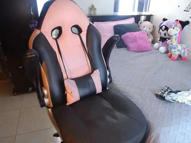 Offline Violetacampbe on BongaCams