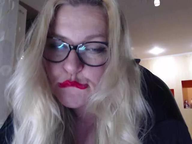 Offline WifeyNusha on BongaCams