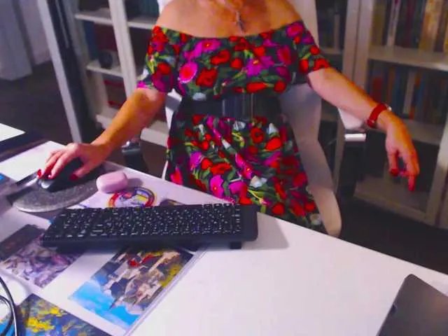 xxangelcatxx — HelloI have something sweet and tempting for you. Will you come in? ***angelina40