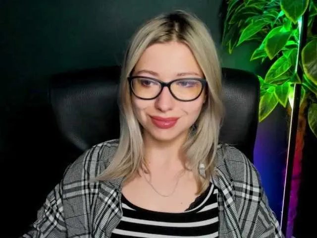 Offline xxHeidiLove on BongaCams