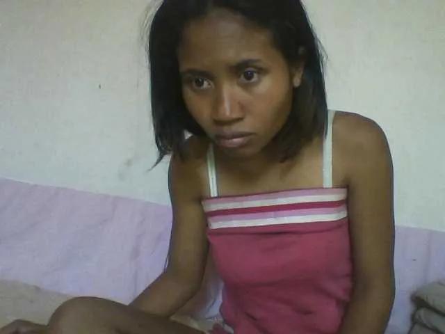 Freechat YoungNatie on BongaCams