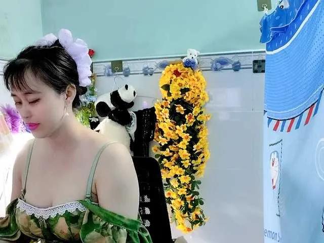 Offline Youngsee69 on BongaCams