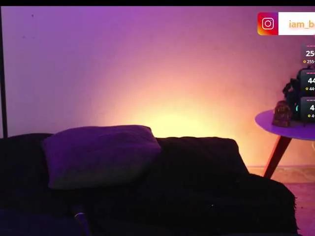 Freechat Yourtoybella on BongaCams